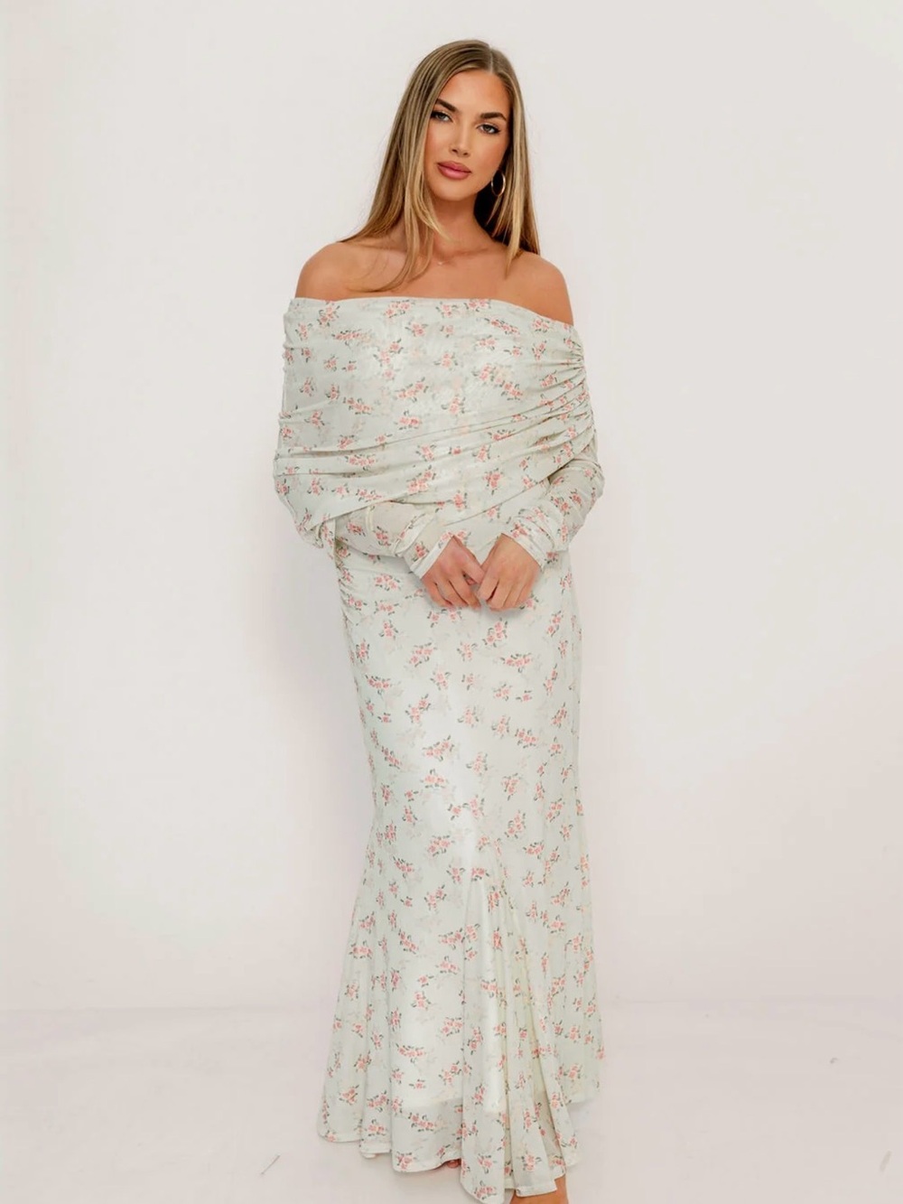 Azaleia Off-Shoulder Floral Maxi Dress in blush floral. NEVER WORN. NEW.